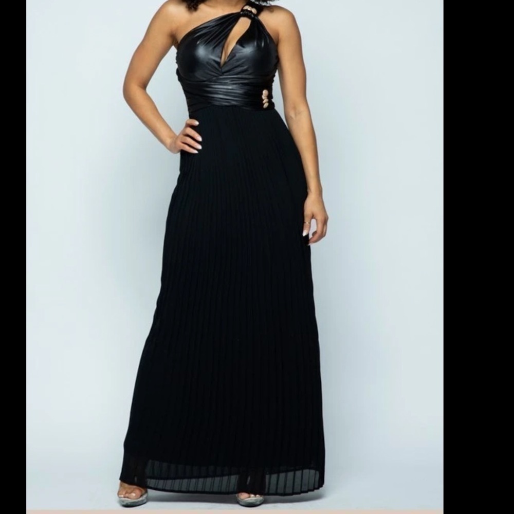 Pleated Maxi dress one shoulder. Faux leather. (S)
